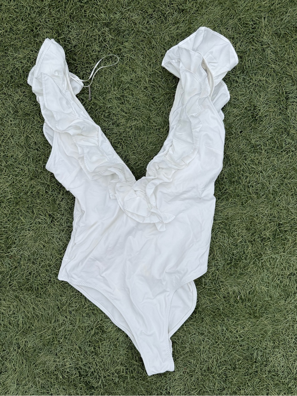 ✨ Zara white ruffled V-neck one-piece swimsuit. NWOT - Picture 2 of 4
